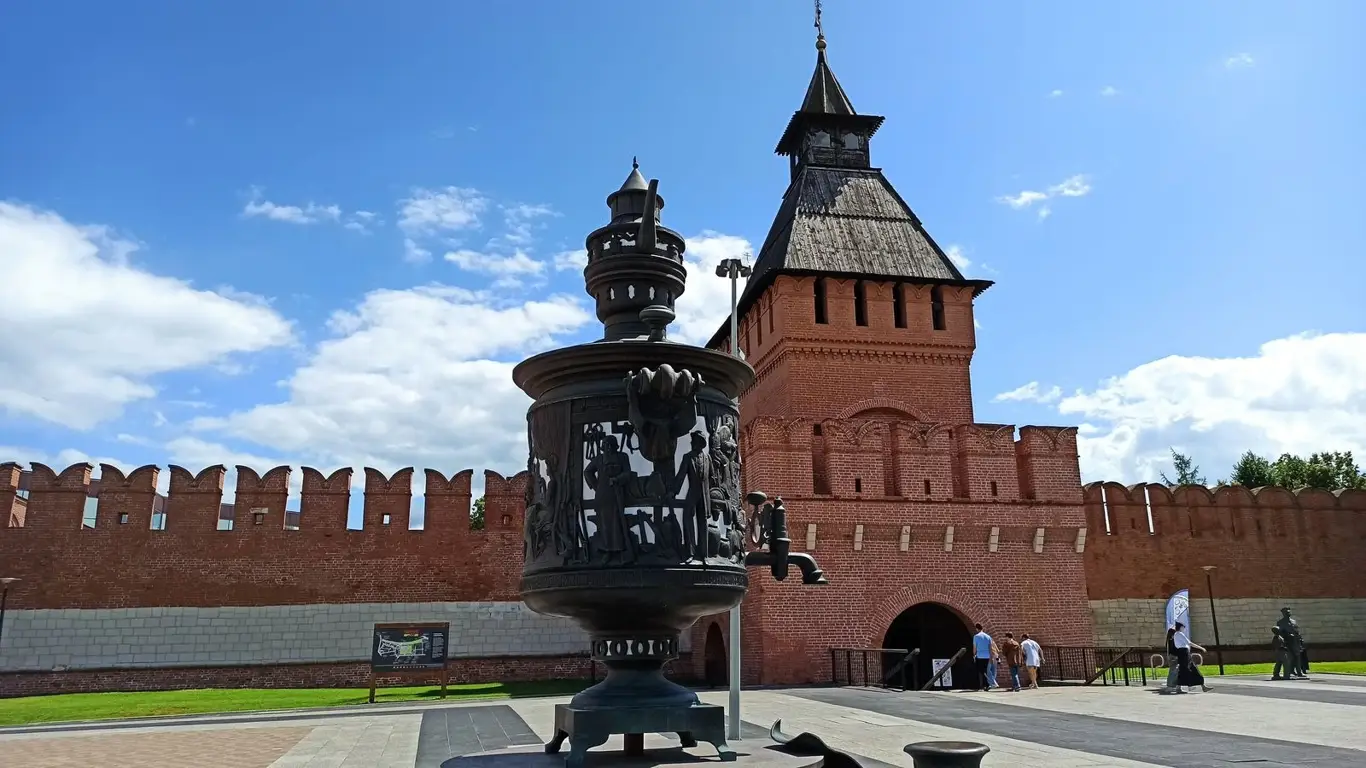 кремль, самовар, памятник