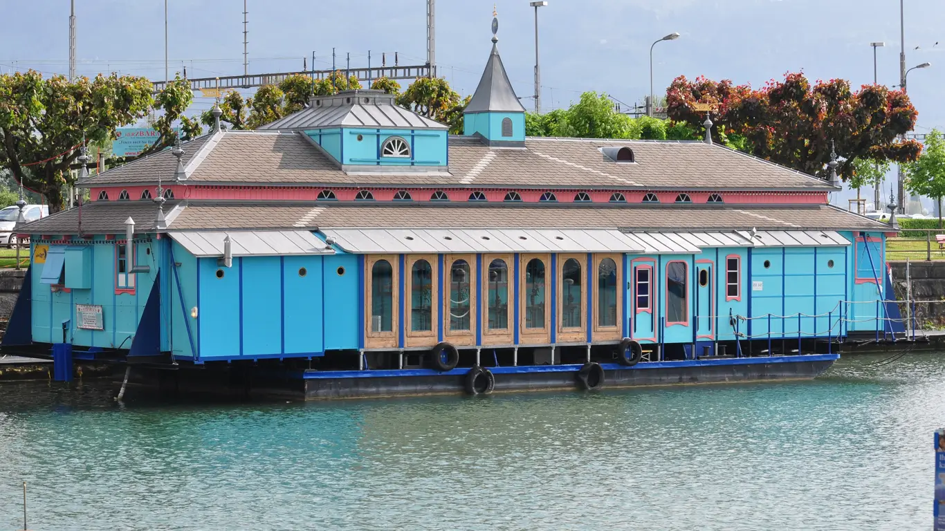 дом, вода, деревья