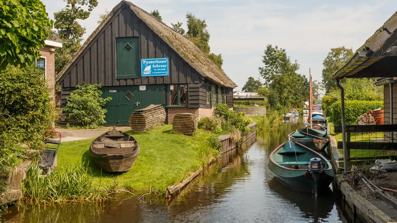 maisons, rivière, bateaux
