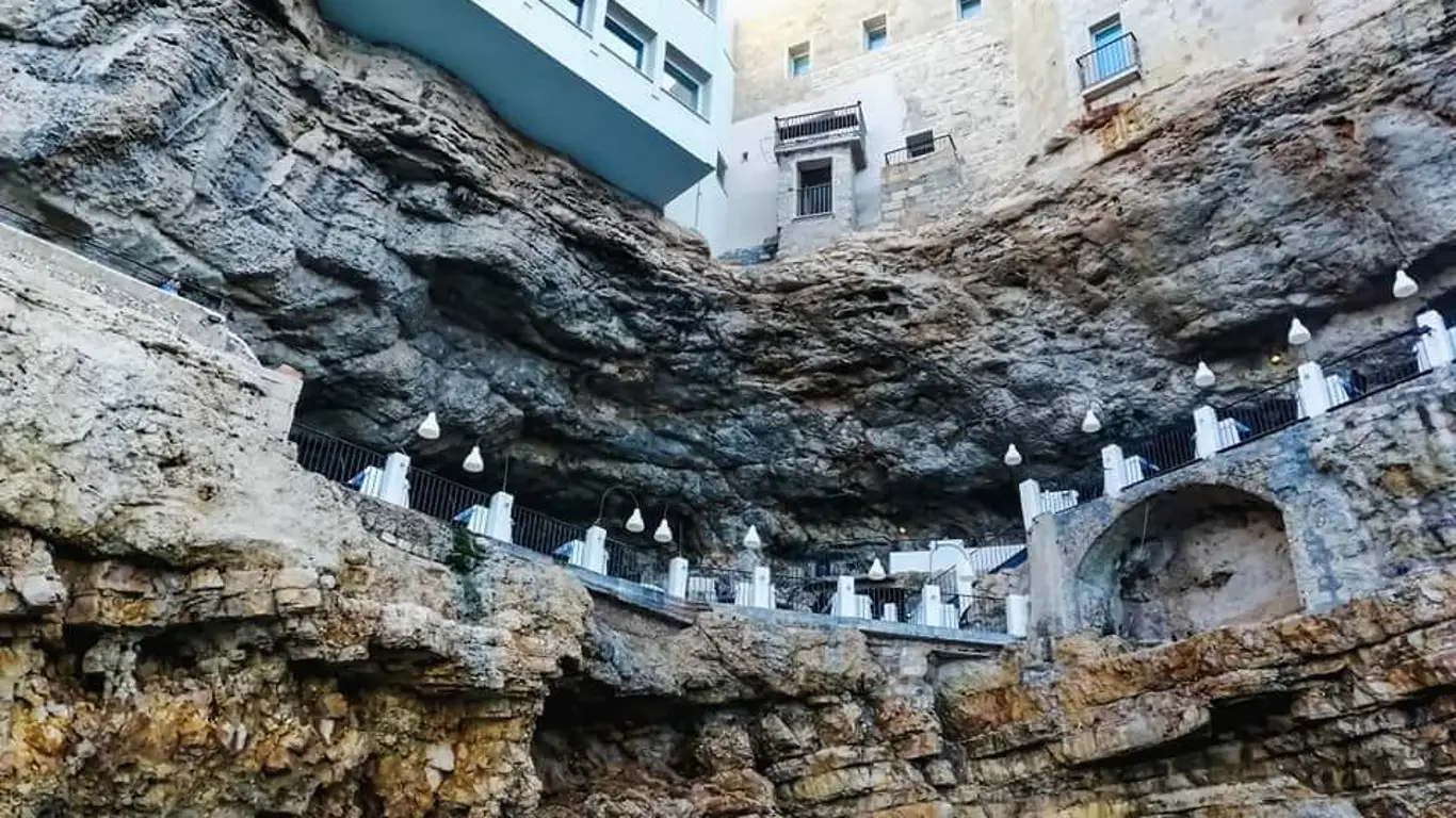 ресторан, скалы, окна