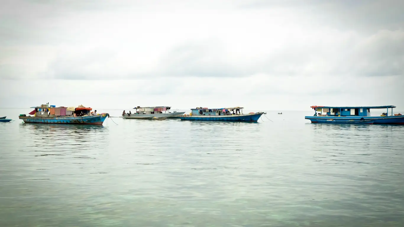 море, лодки
