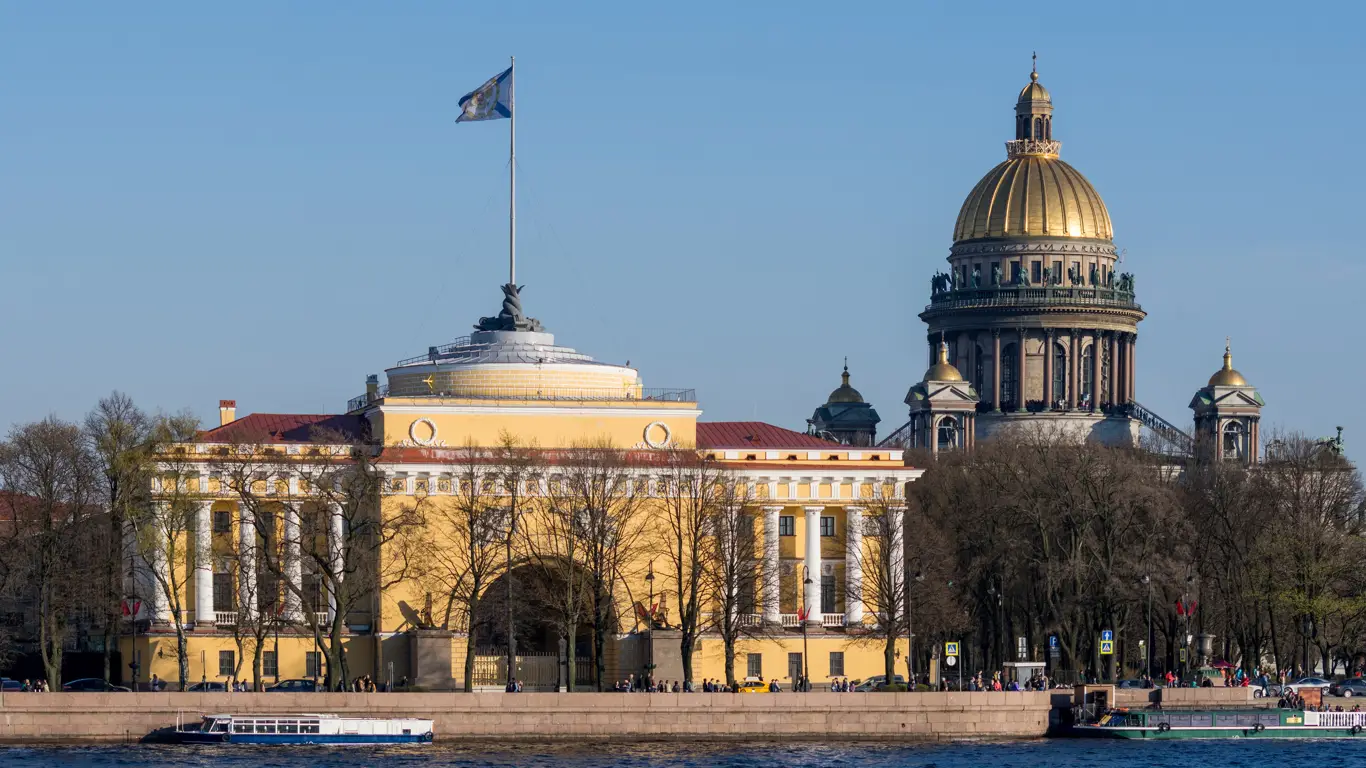 здание адмиралтейства, купол, река