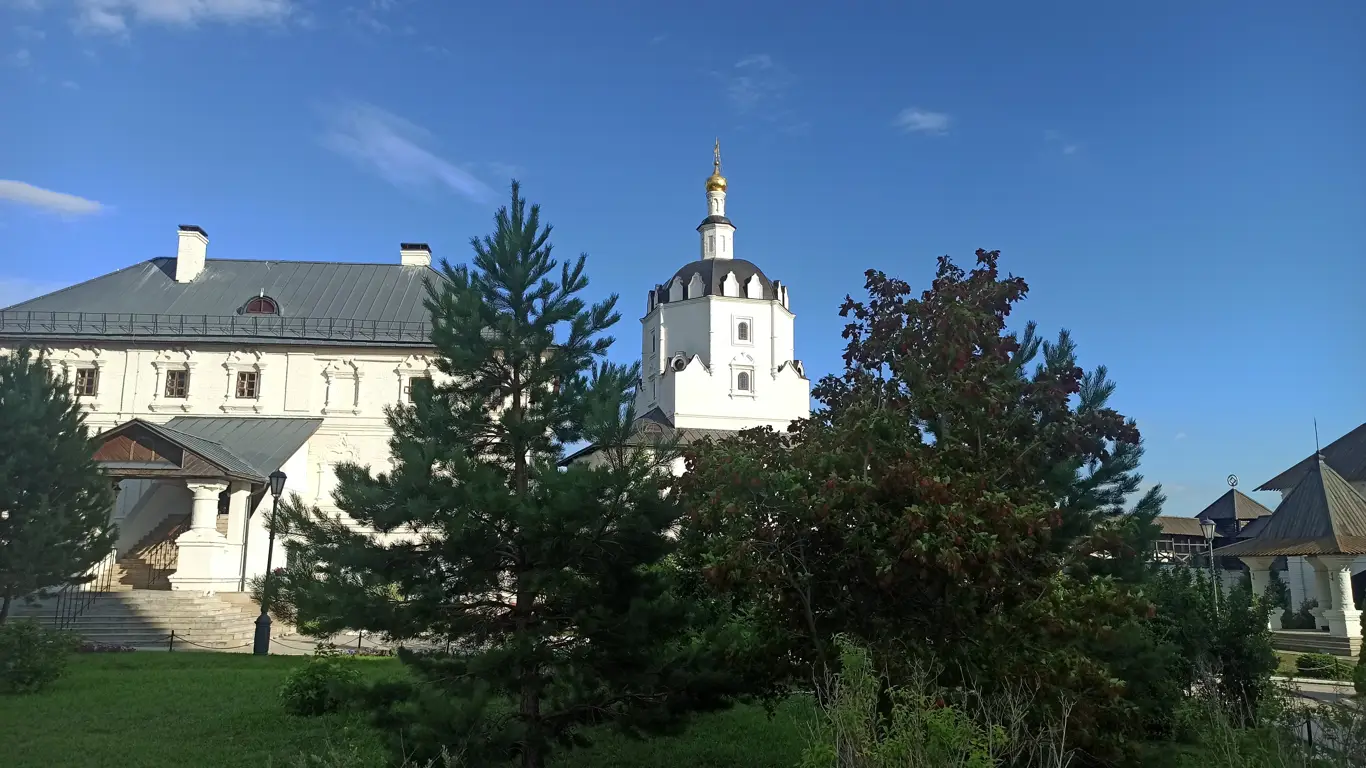 дом, деревья, церковь