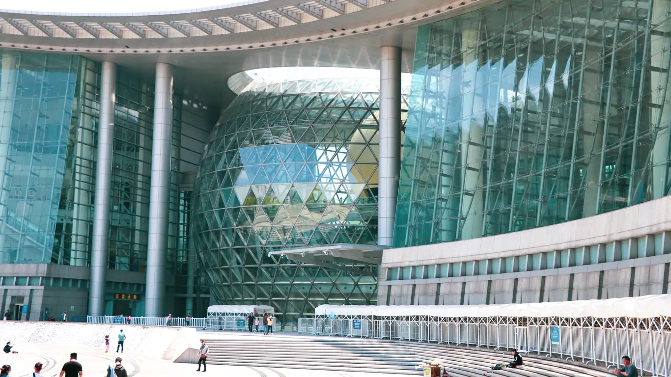 здание, музей, люди