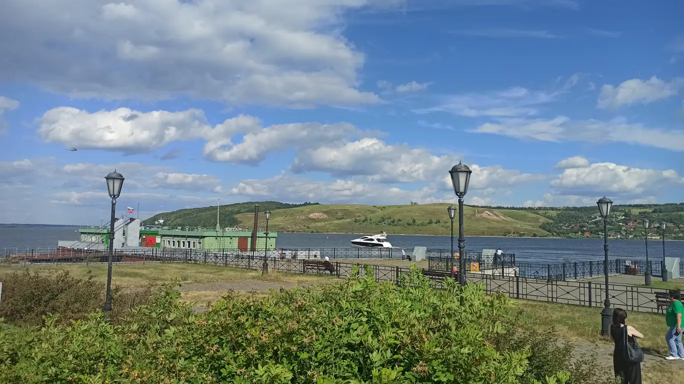 река, набережная, люди, постройки