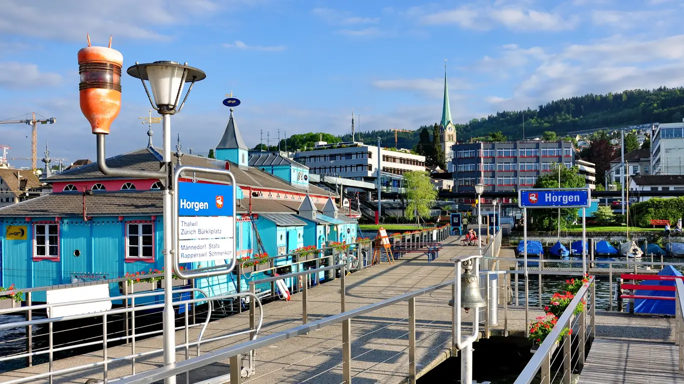 театр, мост, дома